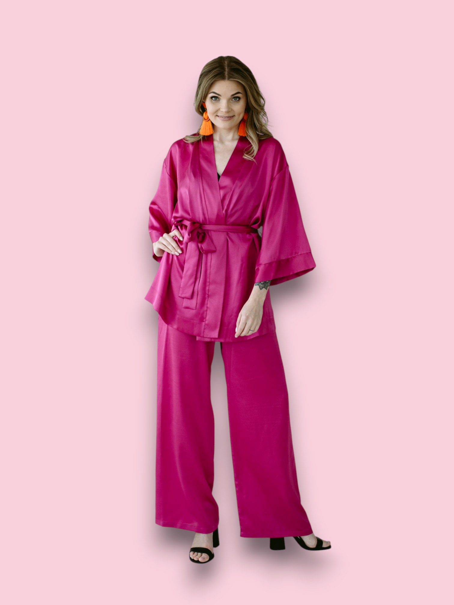 Fuksiaroosa satiinist minikimono ja püksid - Image 2